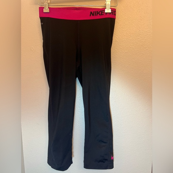 Nike Pro Capris - Picture 1 of 4